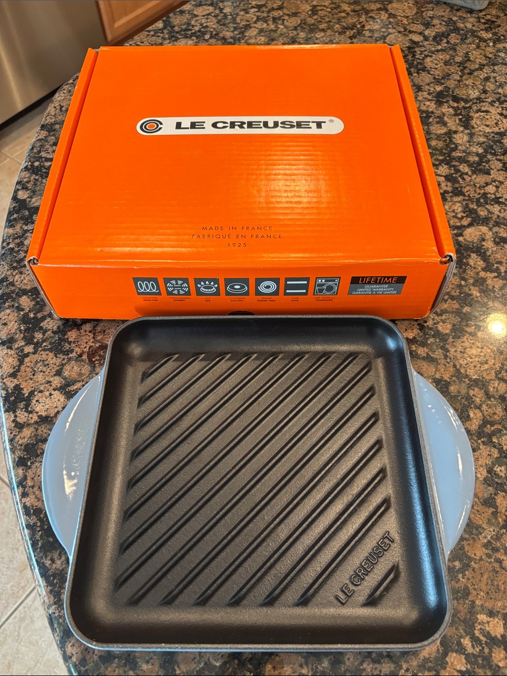 NEW IN BOX Le Creuset Square Cast Iron Grill Pan in Gray and Black